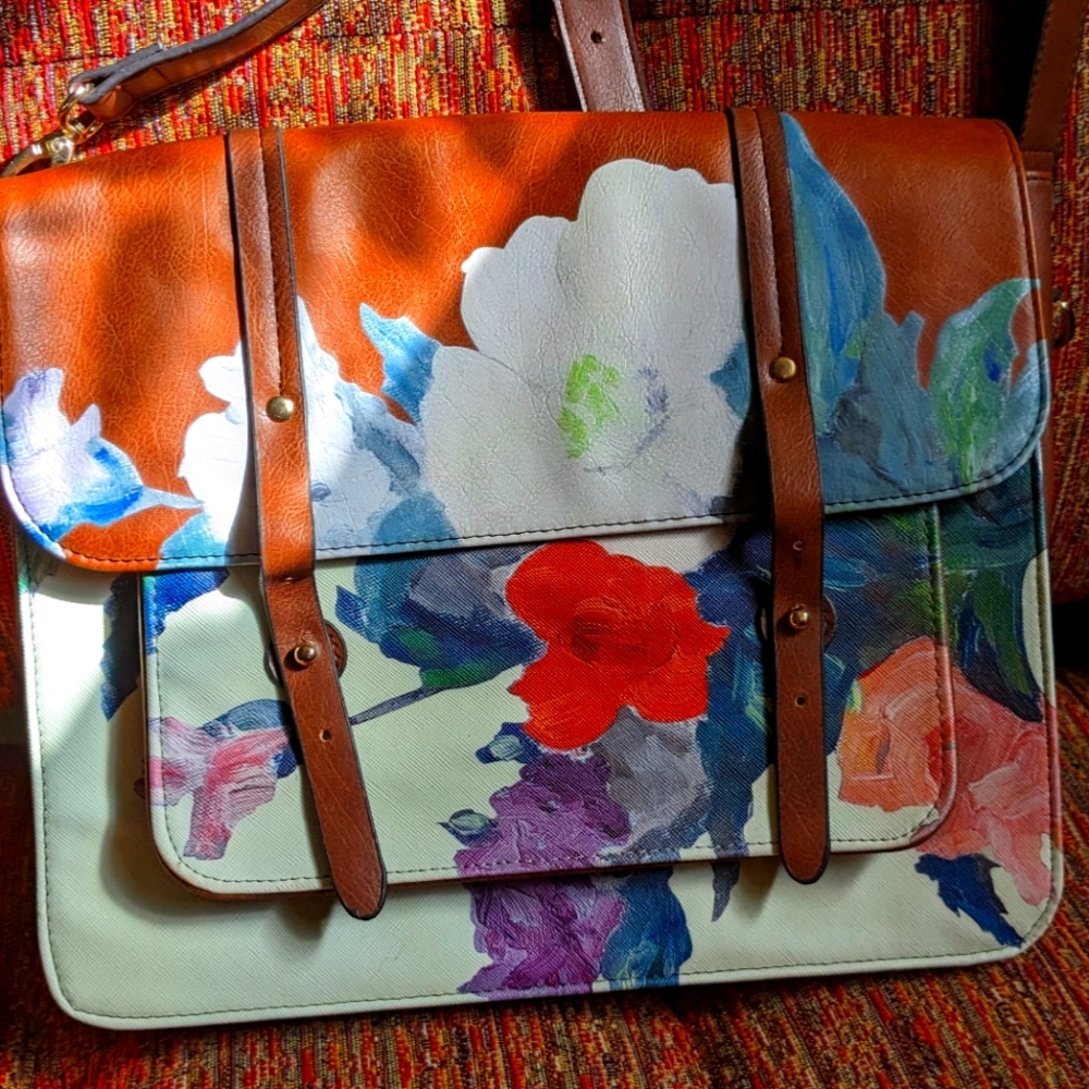 Absolutely Adorable House of Disaster Messenger bag!